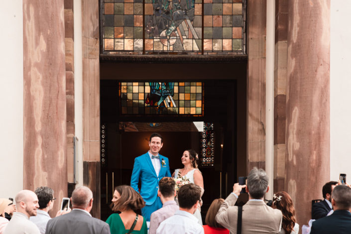 Mariés sortant de l'église